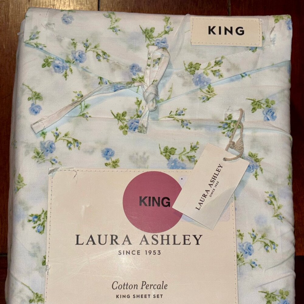 Laura Ashley King Size Blue ROSEBUDDIES Sheet Set 100% crisp percale cotton
